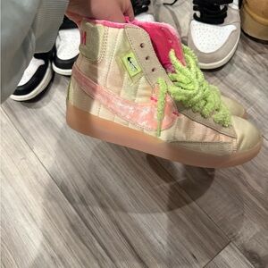 Nike Women's High-Top Sneakers in Neon Pink and Green